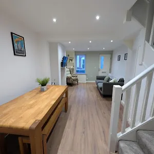 https://little-house-on-lisburn-road.belfasthotelsireland.com